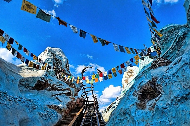 Animal Kingdom mejores atracciones Expedition Everest
